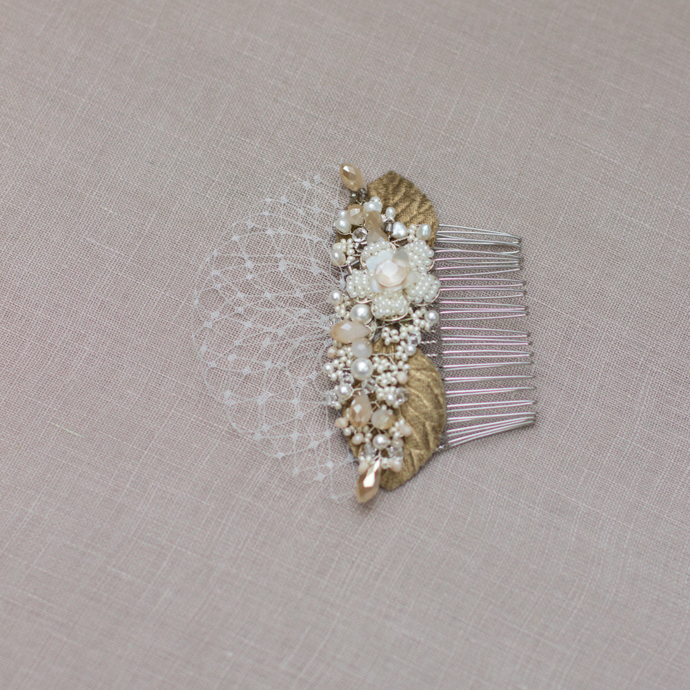 Narute inspired wedding headpiece. Floral bridal hair comb. Pearl fascinator with French netting. Gold leaf hair piece.