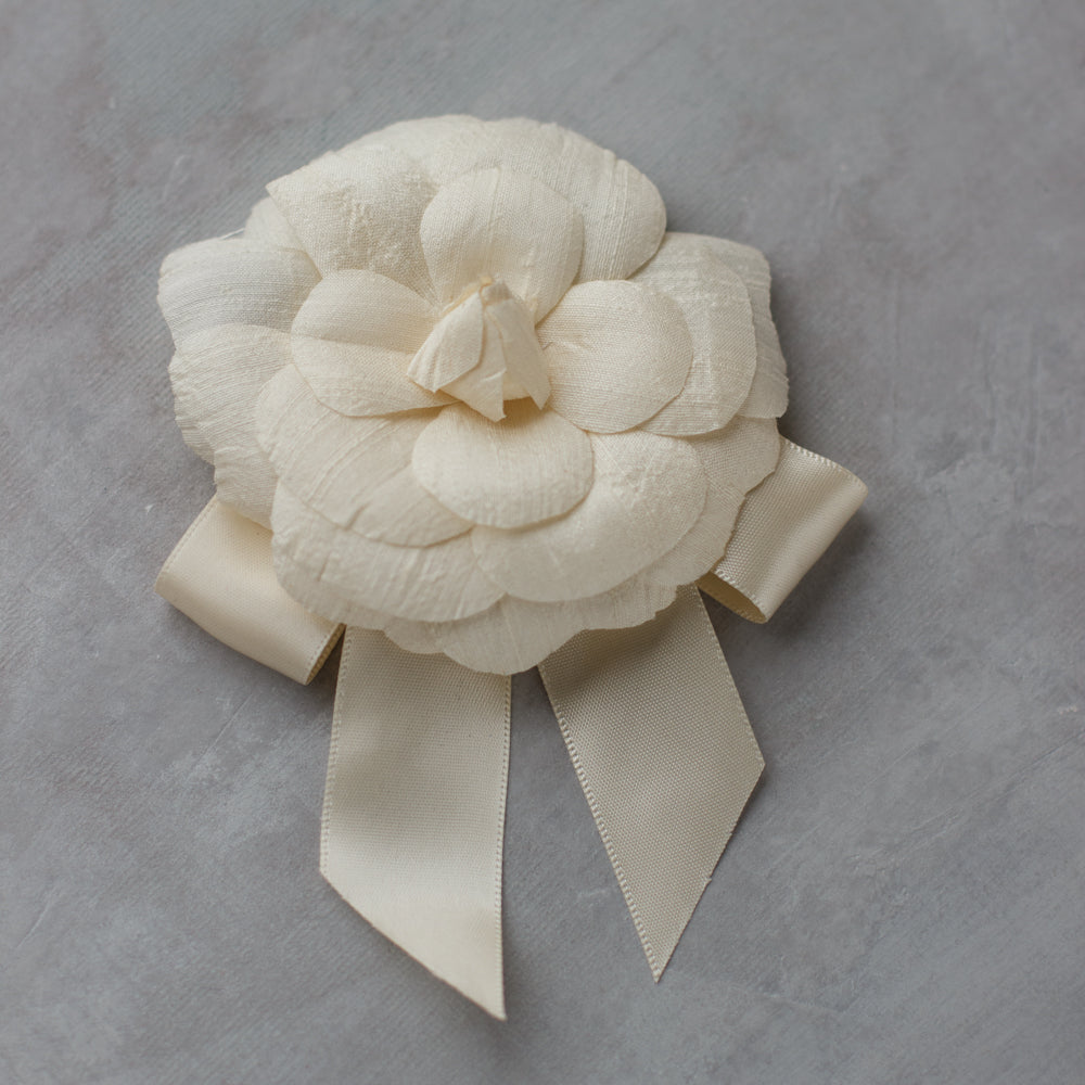 Camellia flower accessories. Wedding flower headpiece. Bridal flower hairpiece. Camellia corsage pin. Flower Boutonniere. Dupioni silk flower brooch. Ivory silk flower choker