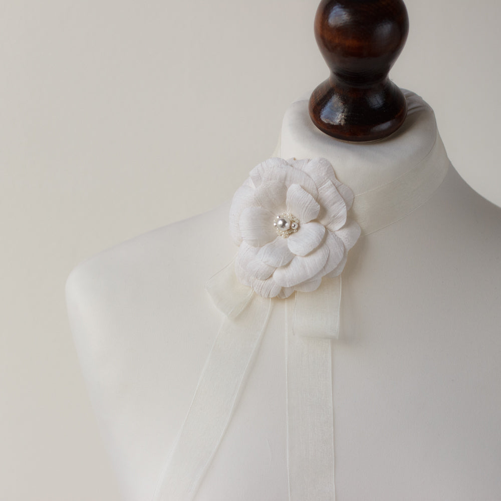 Camellia flower accessories. Wedding flower headpiece. Bridal hair flower. Camellia corsage pin. Flower Boutonniere. Dupioni silk brooch. Silk flower choker