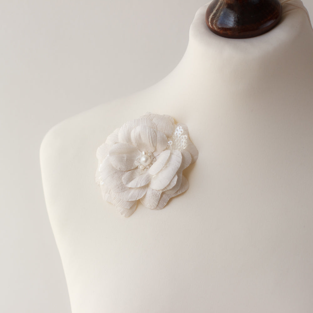 Camellia flower accessories. Wedding flower headpiece. Bridal hair flower. Camellia corsage pin. Flower Boutonniere. Dupioni silk brooch. Silk flower choker