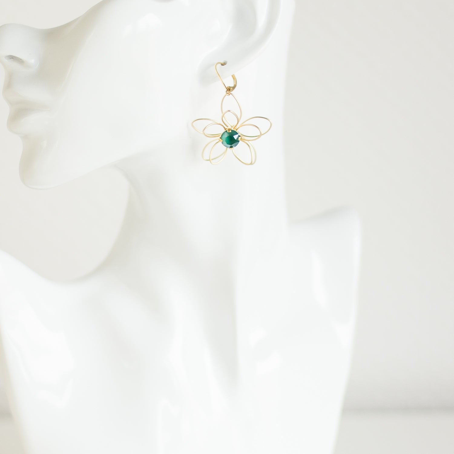 Buy online Green-Gold earrings. Flower earrings. Crystal earrings. Dangle drop earrings. Handmade Jewelry. 