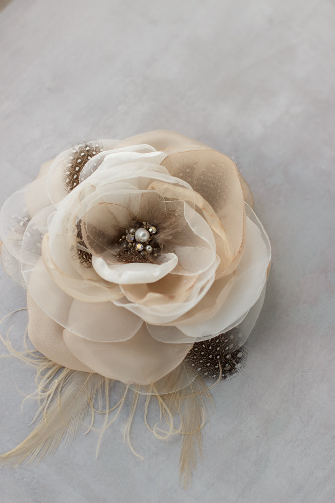 Oversized wedding dress accessories. Beige wedding headpiece. Bridal flower hairpiece. Spotted  accessories. Bridal corsage flower brooch. Boutonniere pin. Bohemian wedding accessories.