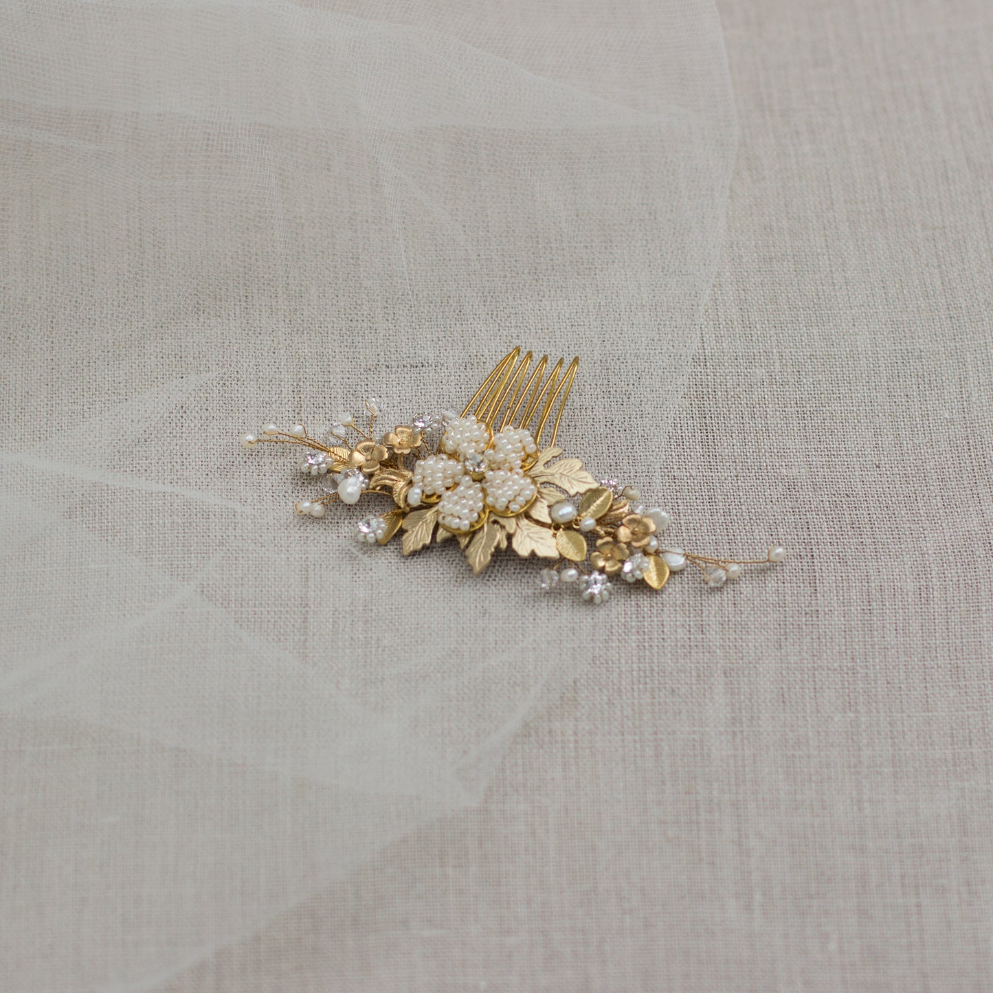 Peigne à cheveux de mariée en perles, casque de mariage en or et ivoire S-235/05