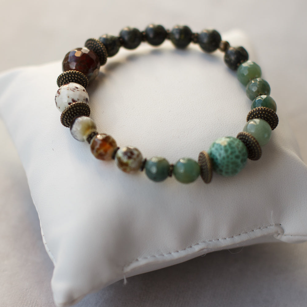 Brown, green & ivory jewelry. Natural stone unisex stretch bracelet. Bracciale elasticizzato in pietra naturale marrone, verde e avorio