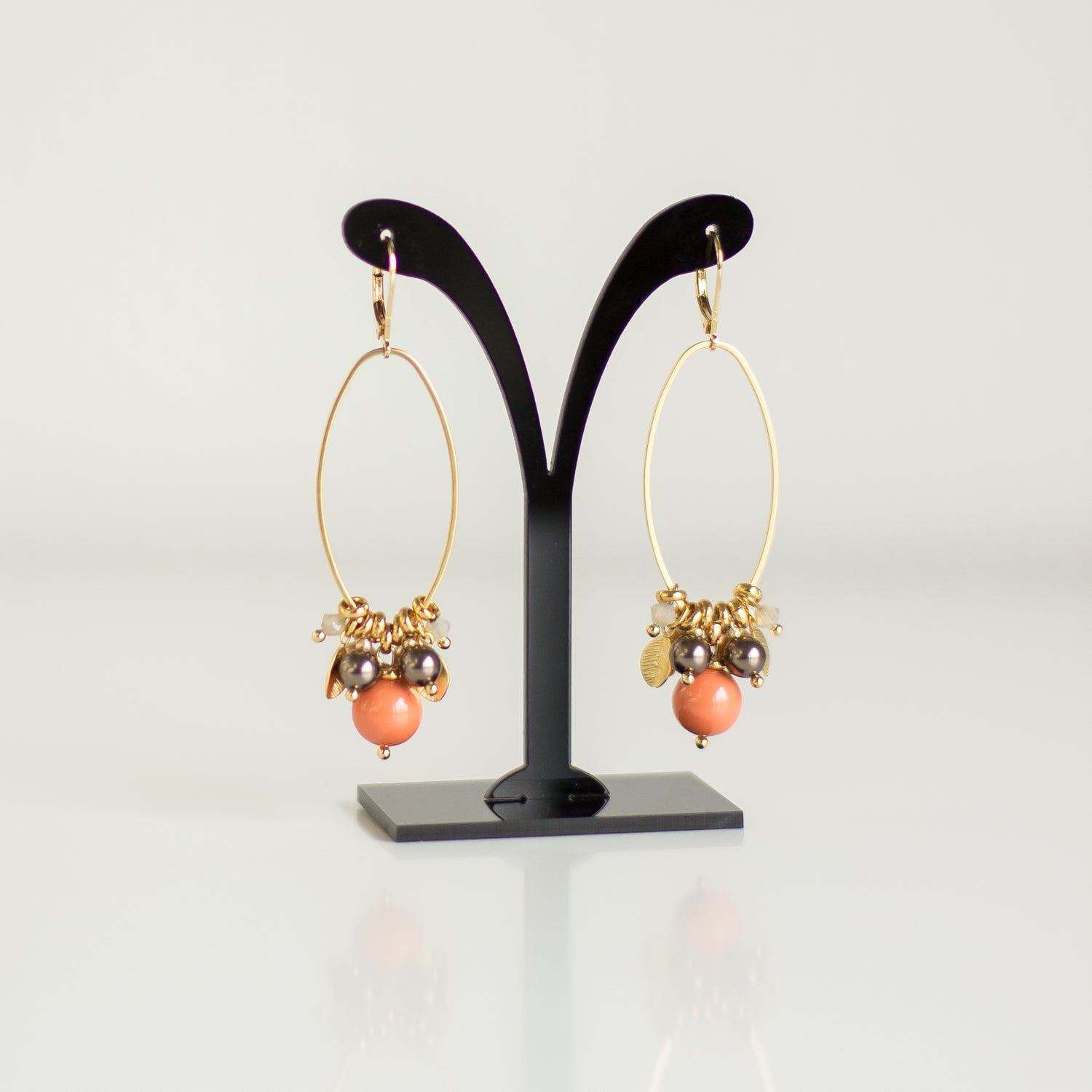 Online boutique. Handmade jewelry. Buy Orange-Gold earrings. Pearl earrings. Long earrings. Dangle drop earrings. Geometric Jewelry. Rustic color jewelry.