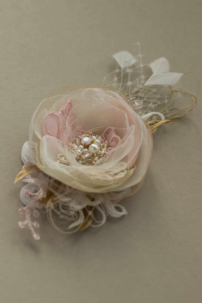 Blush pink wedding headpiece, Flower fascinator, Bridal flower hair clip, Bridal headpiece