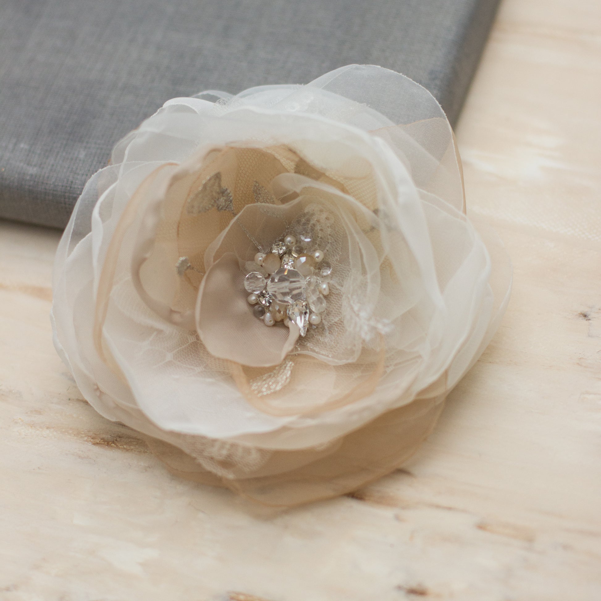 Wedding hair flower, Flower brooch & hair pin , Bridal headpiece, Beige, Champagne hair piece, Bridal Hair accessories, Fascinator