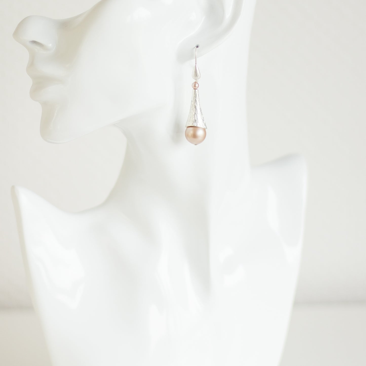Almond powder pearl earrings  S-234/25