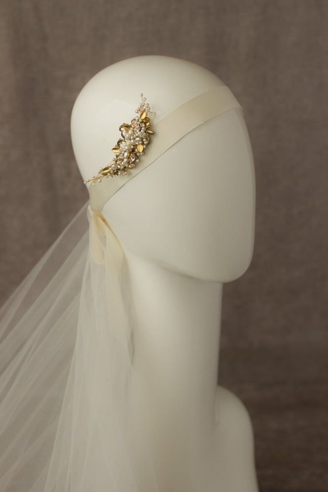 Pearl Romantic Gold wedding headpiece, Pearl bridal pearl hairpiece fascinator