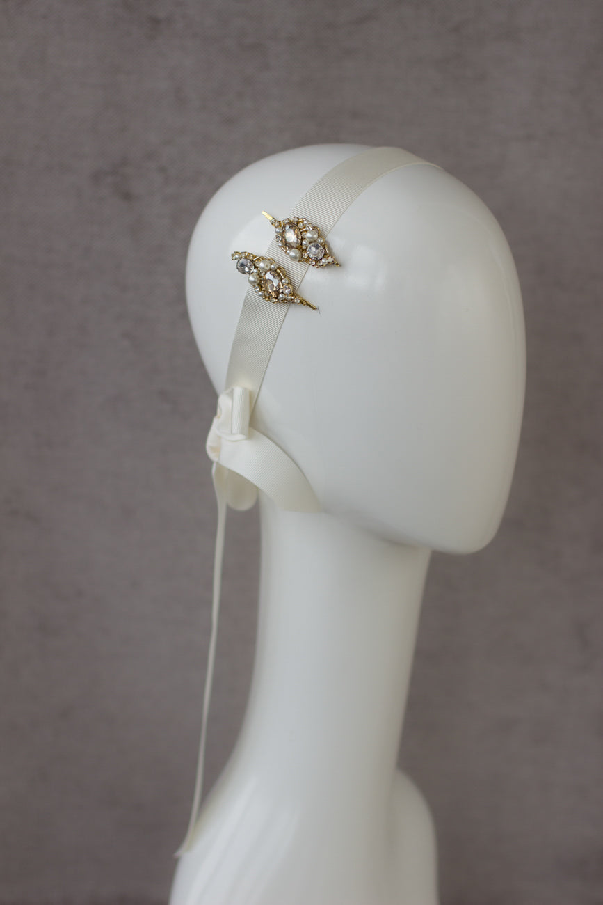Wedding headpiece. Rhinestone hair piece. Bridal headpiece. Pearl hair pins. Crystal hair pins. Bridal headpiece. Gold wedding. Hair jewelry. Handmade Hair accessories