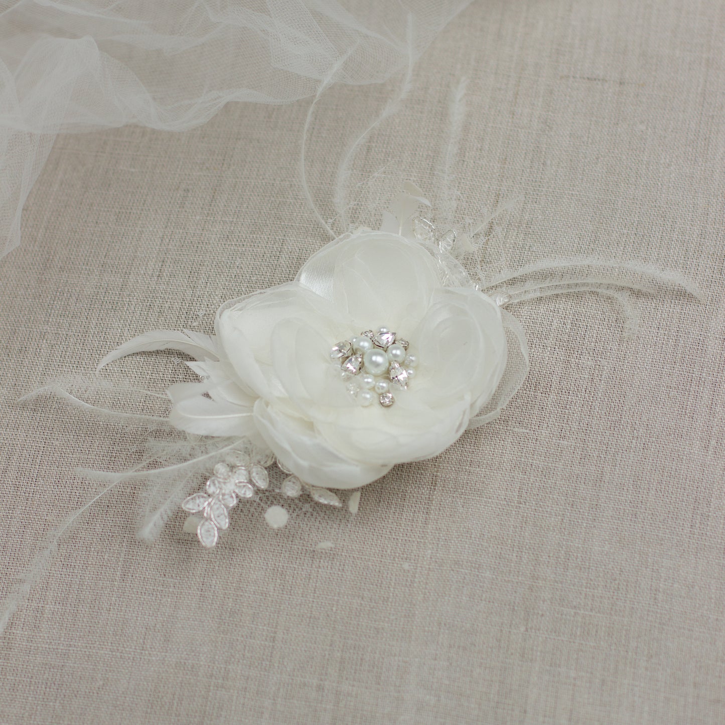 Ivory Wedding hair flower, Bridal hair flower, Bridal hair piece,Flower hair clip,Bride hair accessory, Flower fascinator, Wedding hairpiece