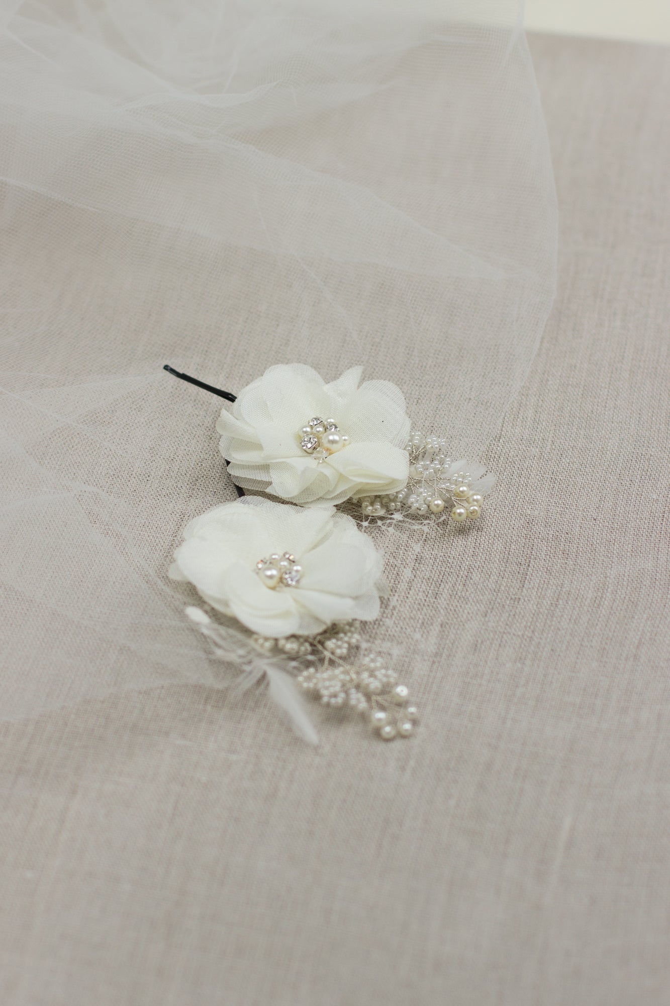 Wedding flower hair pins,Bridal hairpin,Ivory hair pin,Small Bridal hairpiece,flower hair pieces,wedding hair piece,Wedding hair flower