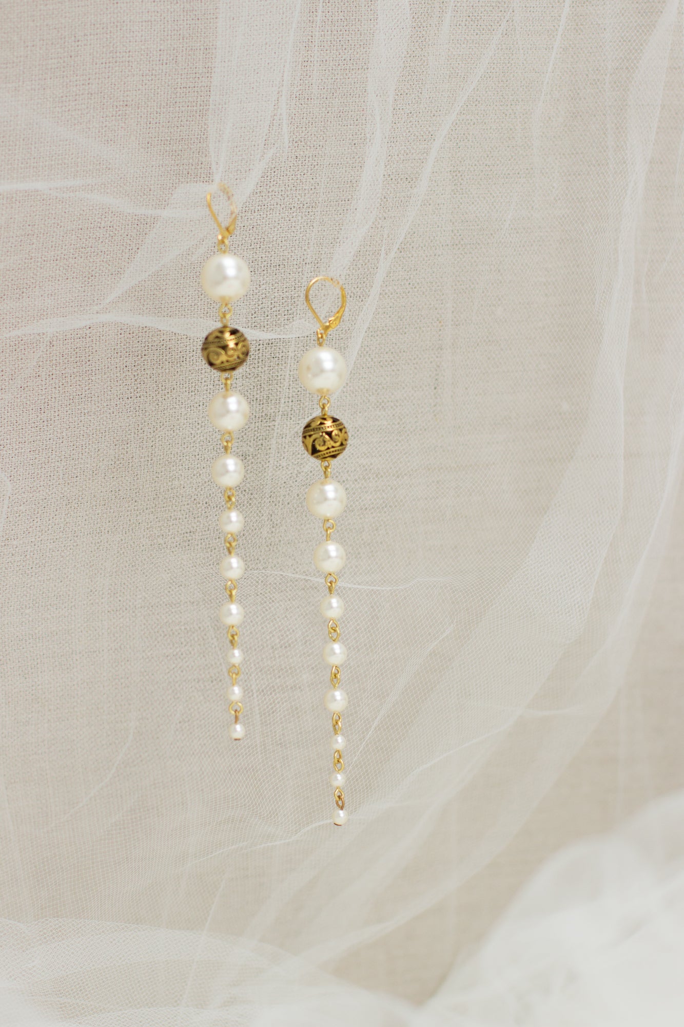 Buy online jewelry. Online boutique. Long Pearl earrings. Wedding earrings. Bridal jewelry. Ivory earrings. Handmade jewelry. Woman fashion bijouterie. OOAK accessories.