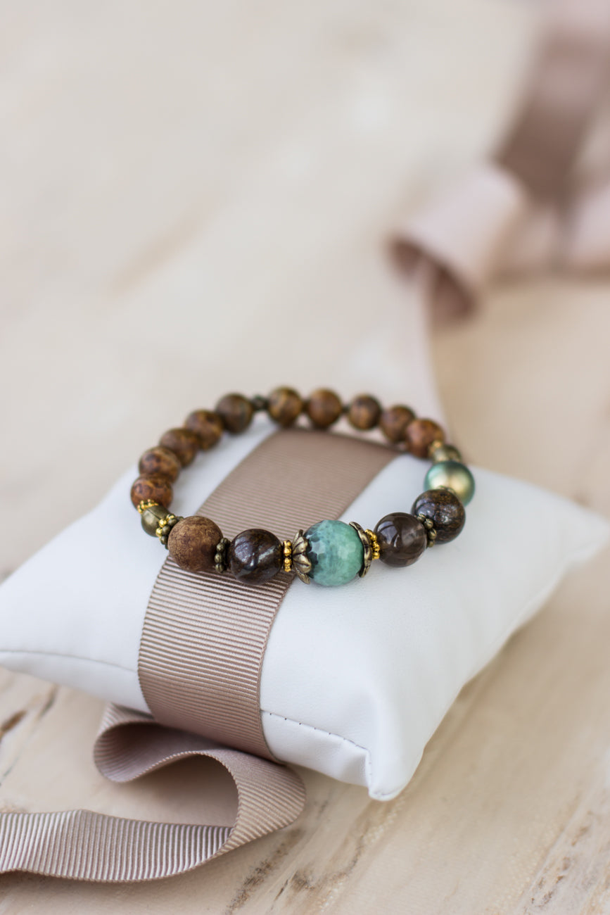 Buy online shop Natural stone bracelet. Brown Green bracelet. Online boutique Handmade jewelry. Gemstone accessories. Gift ideas.