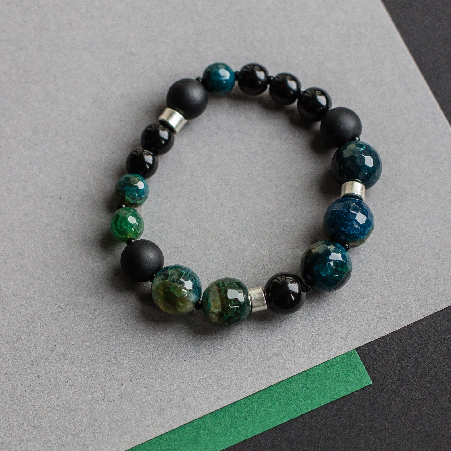 Shop online natural round stone bracelet. Green Black Blue bracelet. Handmade jewelry. Unisex jewelry. Gift Idea. LeFlowers Bijouterie
