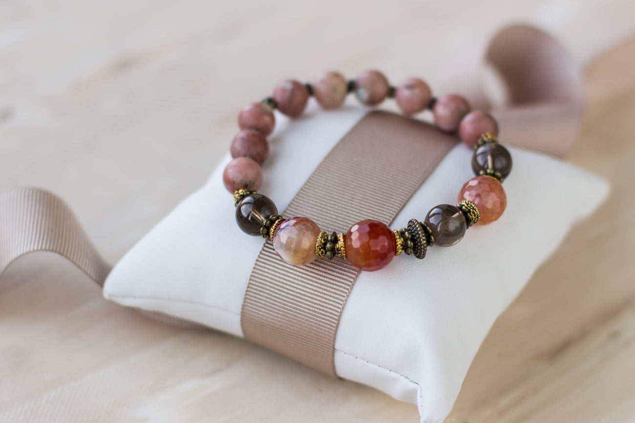 Shop online natural stone bracelet. Natural colors: Light brown-Blush rose-Orange-Smoky quartz-Agate bracelet. Handmade bracelet. Charm. Natural gemstone jewelry. Stretch bracelet