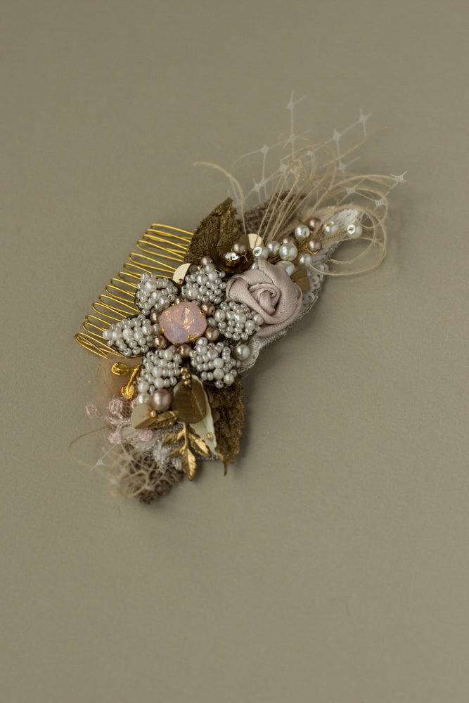 Bridal hair comb, Wedding headpiece. Bridal hairpiece. Burlap Wedding headpiece. Floral hair comb. Dusty rose-Blush-Gold-Pale pink Wedding hair fascinator. Pearl hair comb