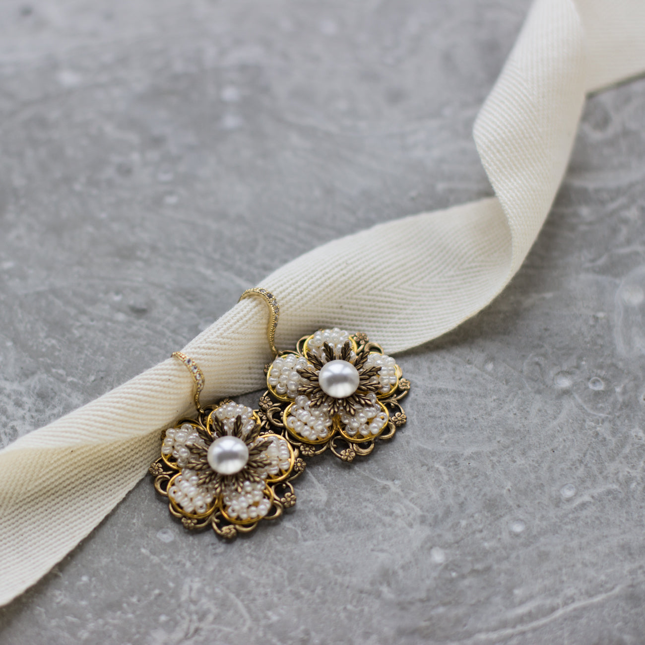 Gold Ivory earrings. Flower earrings. Dangle drop earrings. Swarovski pearl earrings.  Bridal pearl jewelry. Handmade accessories. Vintage style accessories. Ear wire earrings. Wedding jewelry.